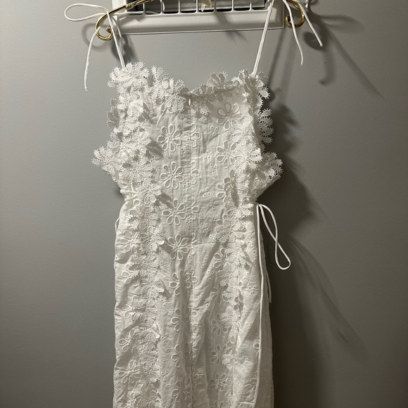 Elegant Cream Floral Maxi Dress - Picture 10 of 11